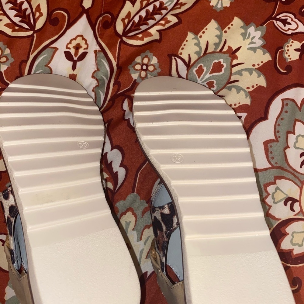 Sandals - Picture 6 of 7